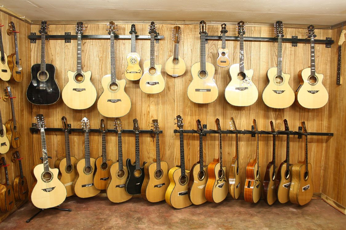 Our Showroom – Ferangeli Guitar Handcrafter